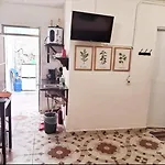 Cozy Studio Near Beach & Ferry
